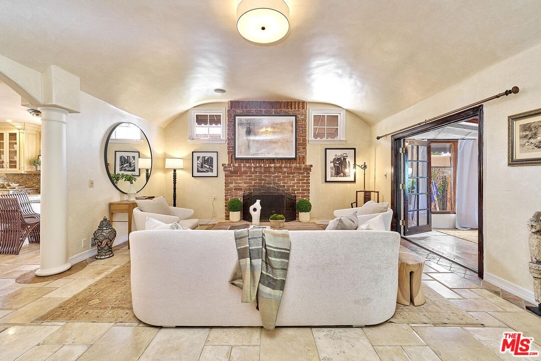 Fireplace, Interior, Living room