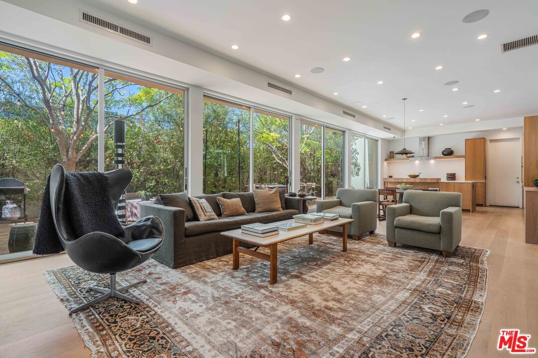 Interior, Living room, Pendant Lights, Recessed Lighting, Wood Texture Flooring