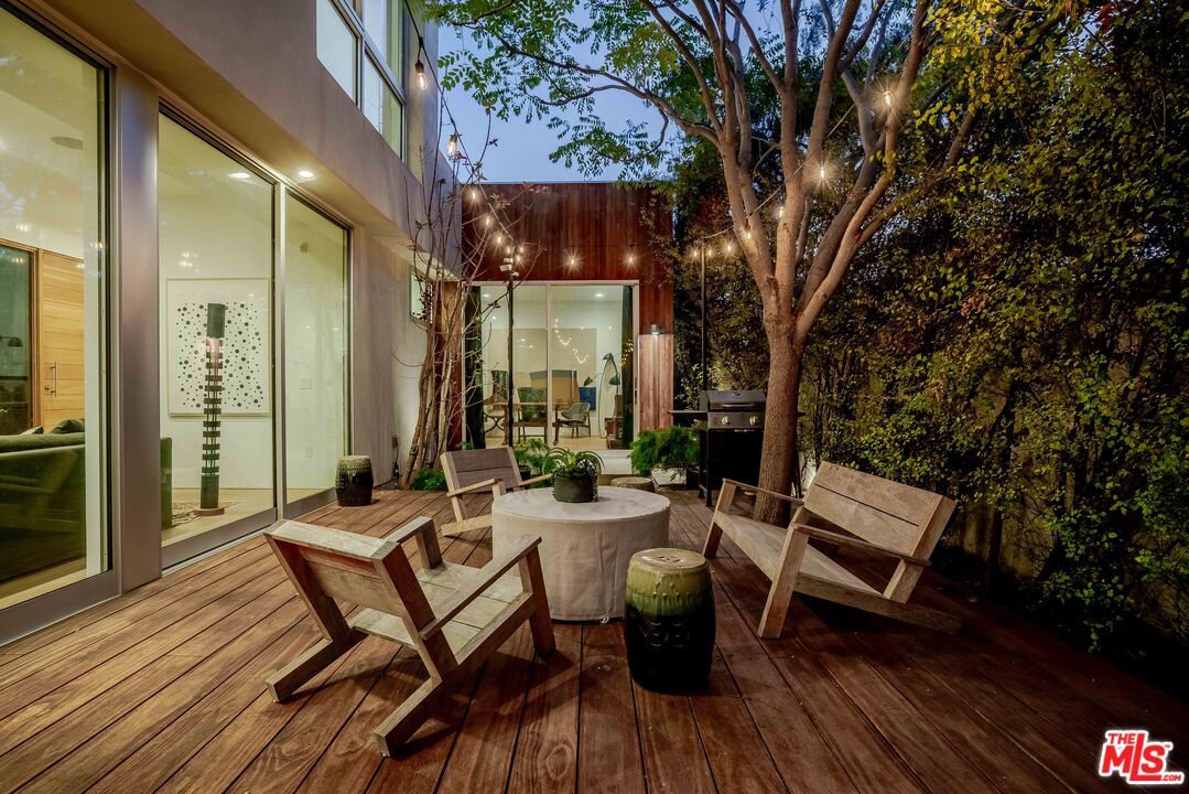 Exterior, Wood Texture Flooring