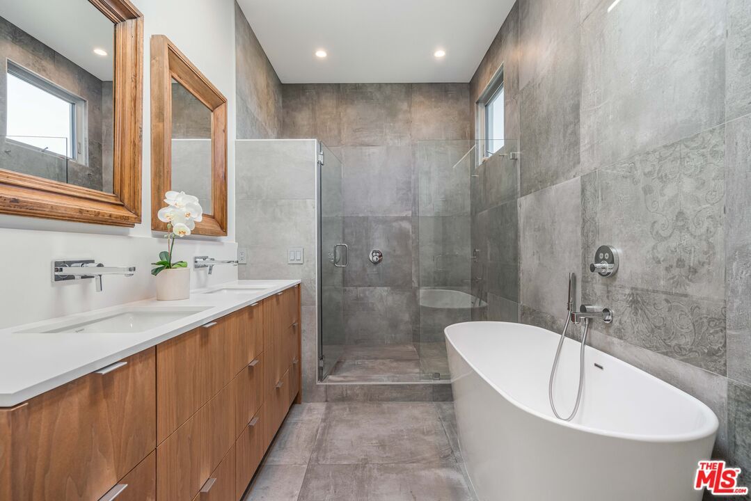 Bathroom, Dual Sink Vanities, Free Standing Baths, Glass Shower, Interior, Recessed Lighting