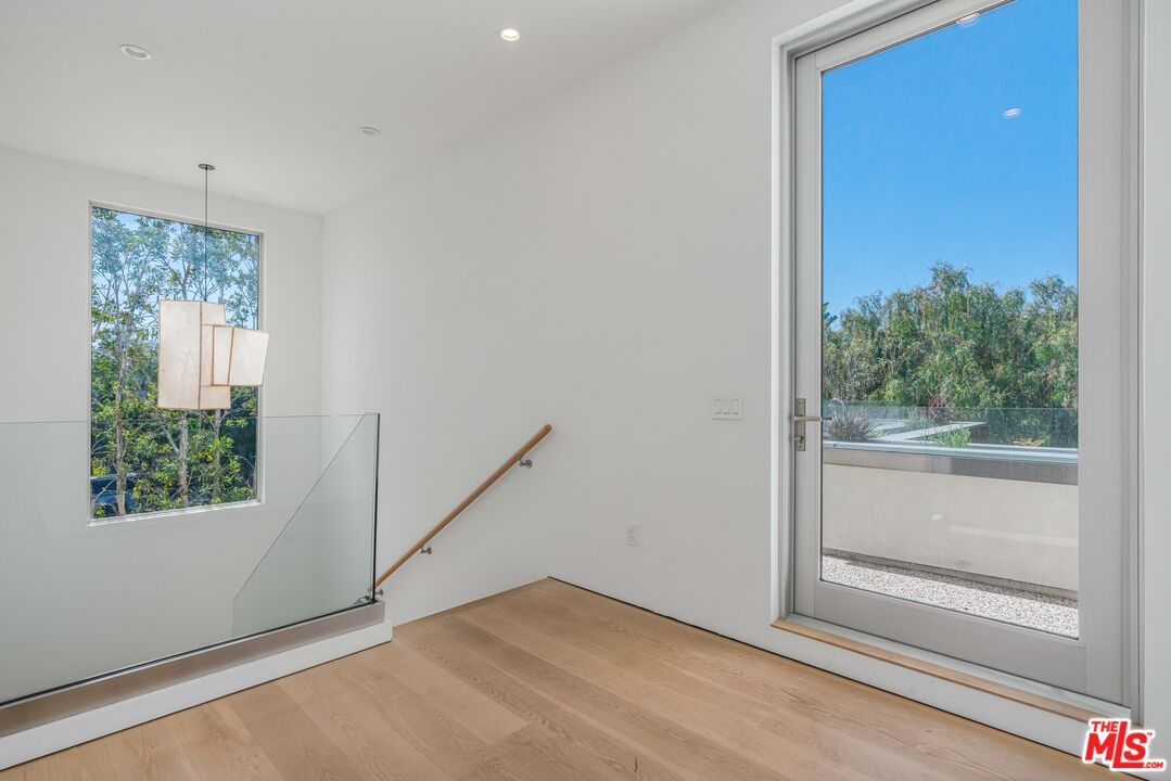 Empty room, Interior, Pendant Lights, Recessed Lighting, Wood Texture Flooring