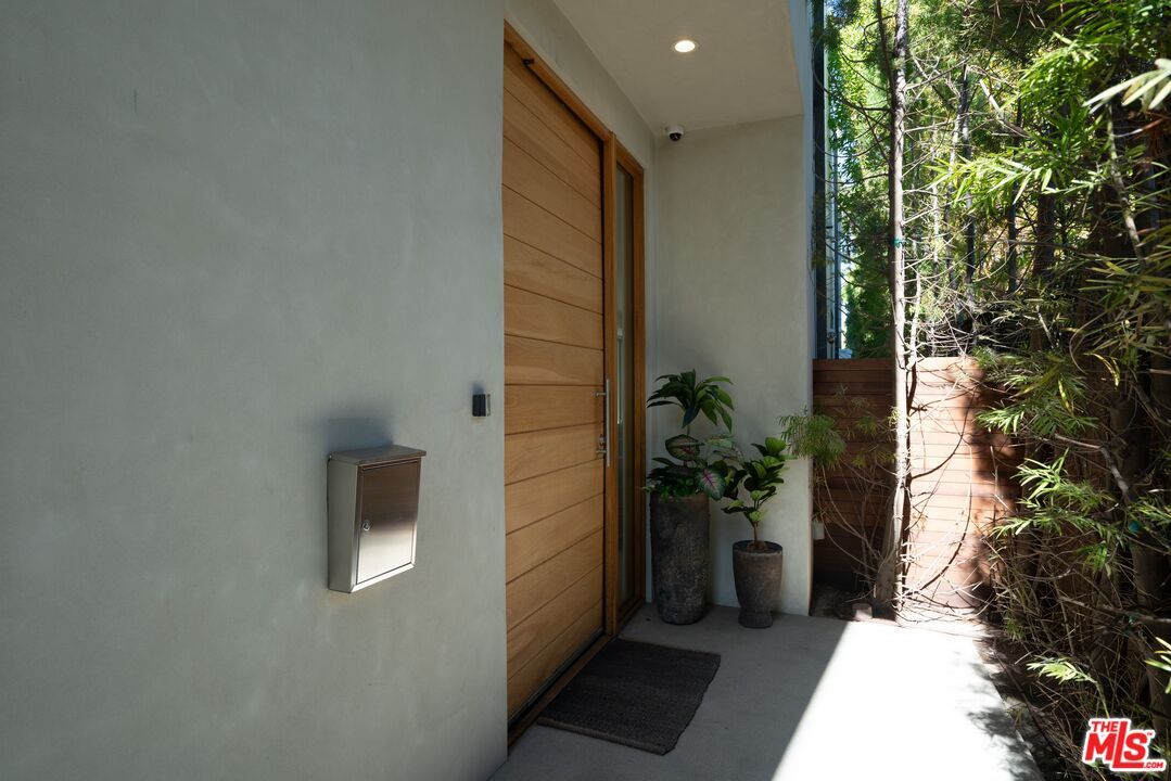 Exterior, Recessed Lighting