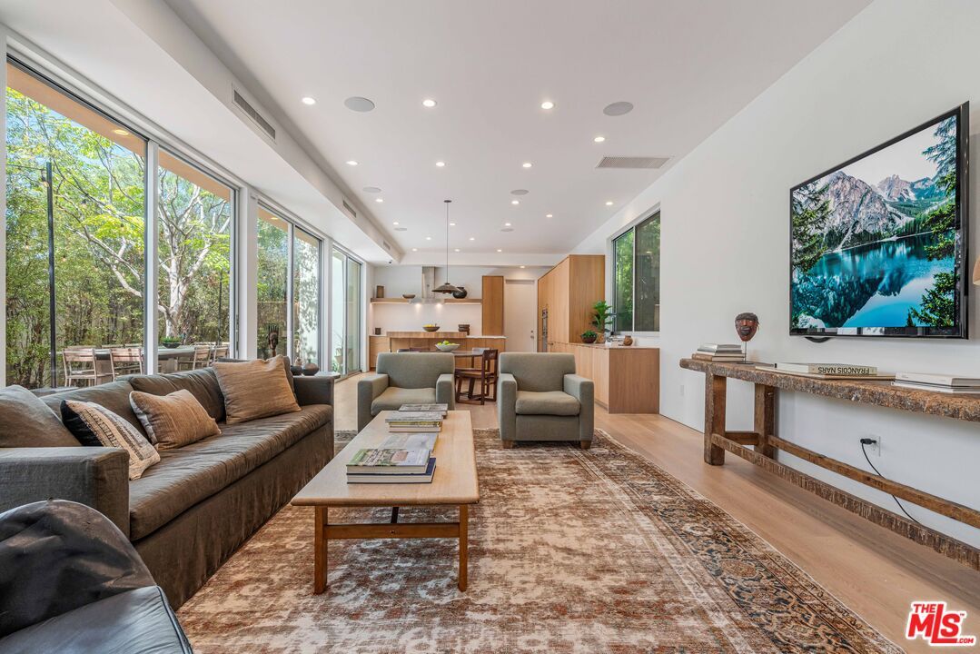 Interior, Living room, Pendant Lights, Recessed Lighting, Wood Texture Flooring