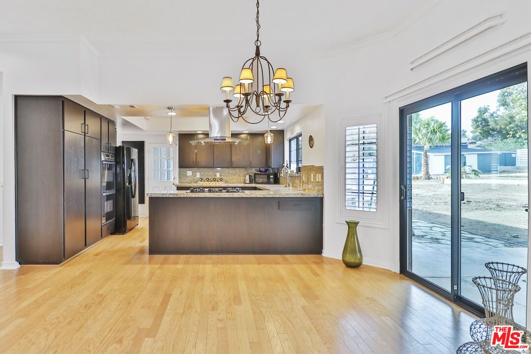 Chandelier, Interior, Kitchen, Wood Texture Flooring