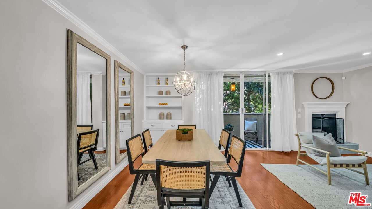 Chandelier, Dining room, Fireplace, Interior, Recessed Lighting, Wood Texture Flooring