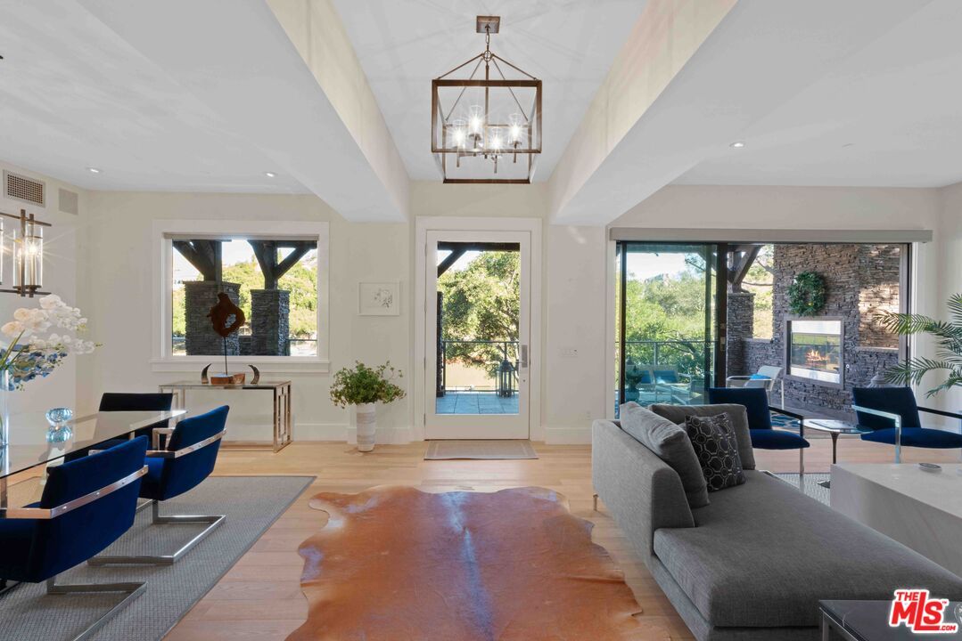Dining room, Interior, Living room, Pendant Lights, Recessed Lighting, Wood Texture Flooring