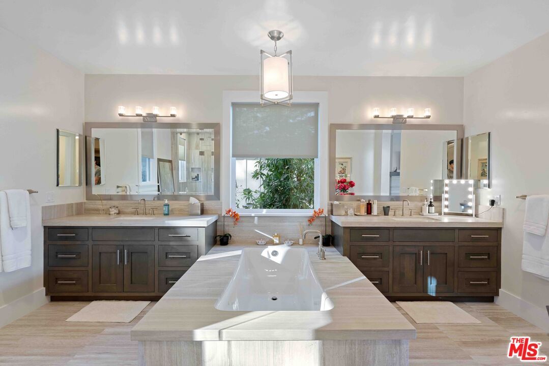 Bathroom, Dual Sink Vanities, Interior, Pendant Lights