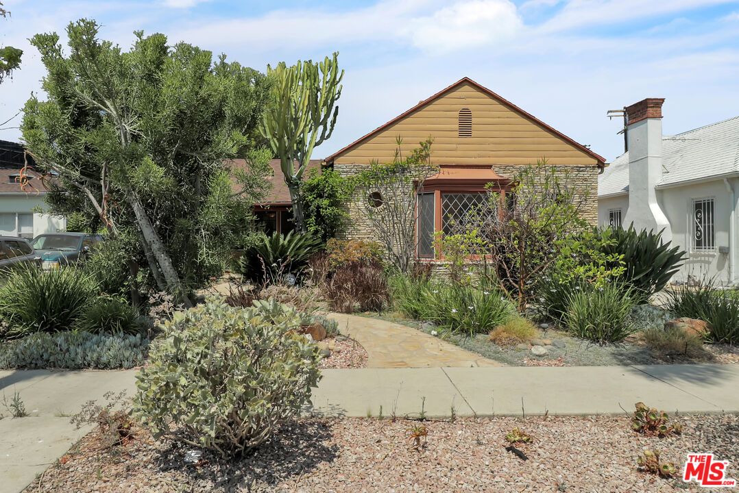 Backyard, Exterior, Facade, Spanish Mediterranean