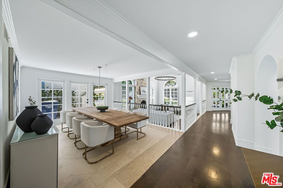 Dining room, Interior, Pendant Lights, Recessed Lighting