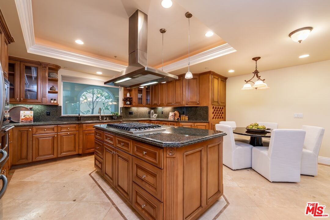 Dining room, Interior, Kitchen, Pendant Lights, Recessed Lighting, Stainless Steel Appliances