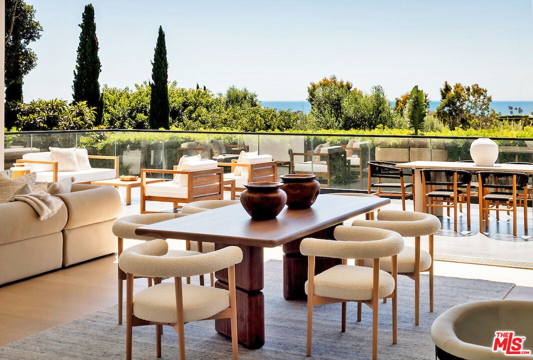 Dining room, Exterior, Water