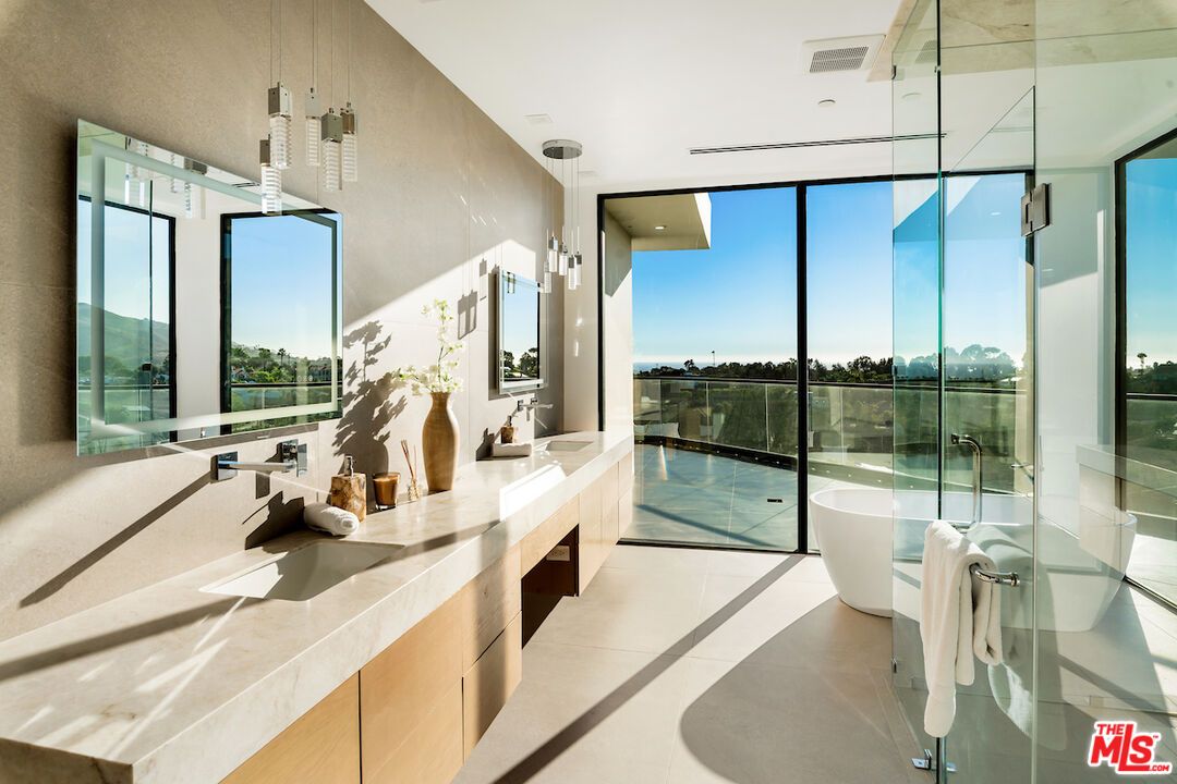 Bathroom, Dual Sink Vanities, Free Standing Baths, Glass Shower, Interior, Pendant Lights, Recessed Lighting