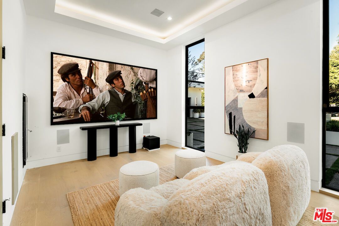 Interior, Projection Screen, Recessed Lighting, Wood Texture Flooring