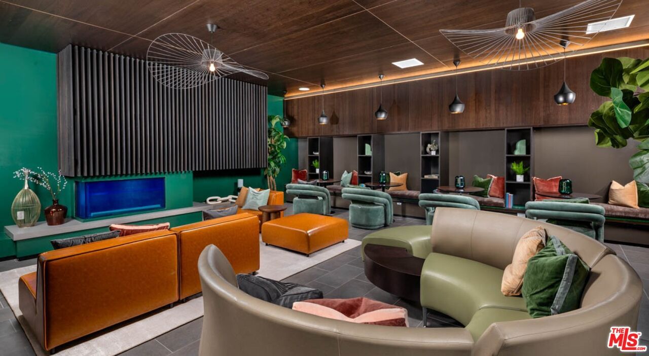 Interior, Living room, Pendant Lights, Recessed Lighting, Theatre Room
