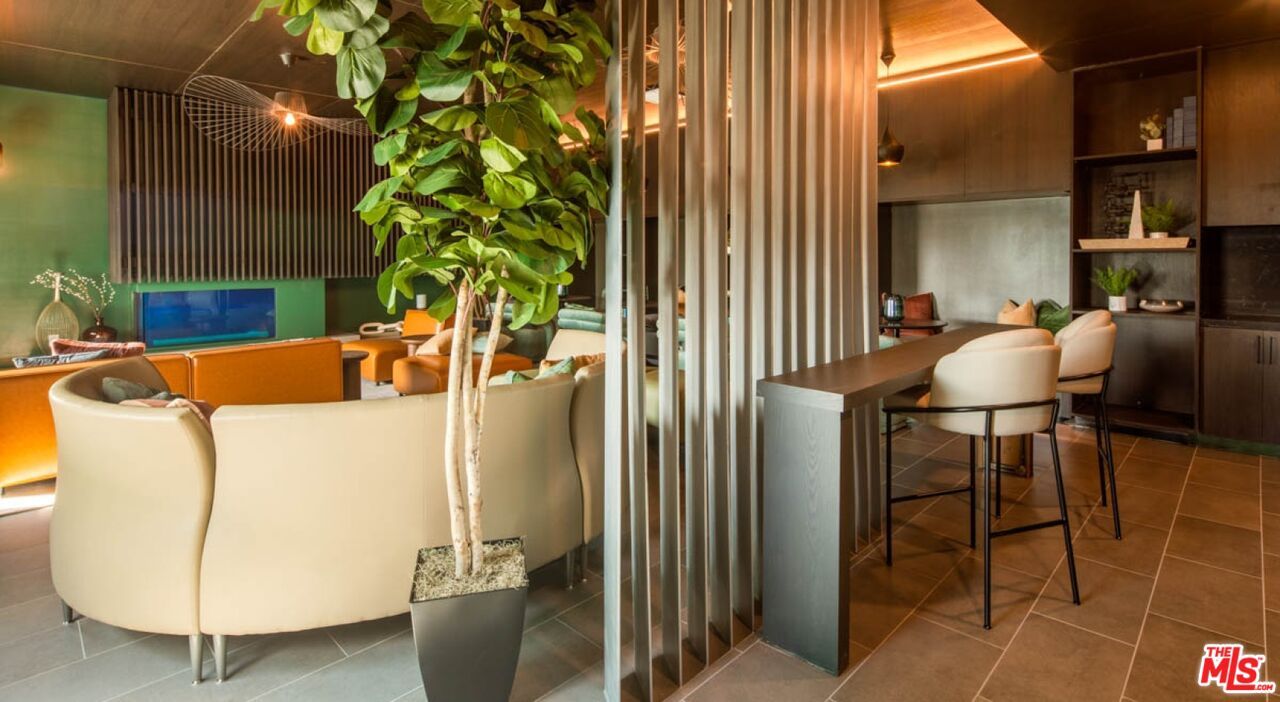 Dining room, Interior