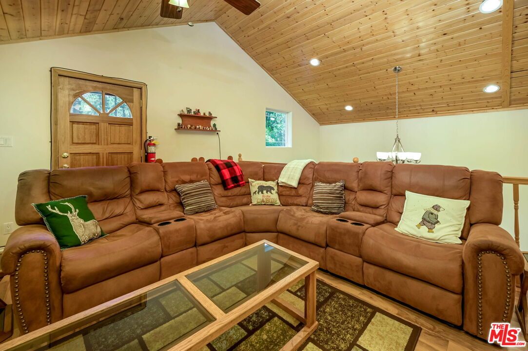 Interior, Living room, Pendant Lights, Recessed Lighting, Wooden Ceilings, Wood Texture Flooring