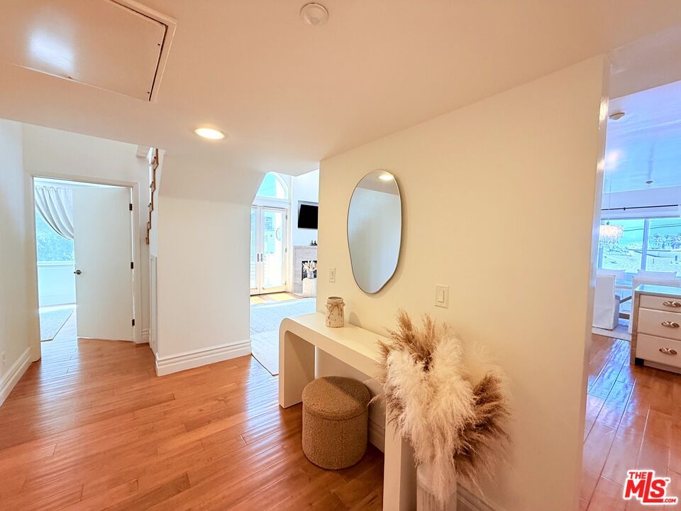 Bathroom, Interior, Recessed Lighting, Wood Texture Flooring