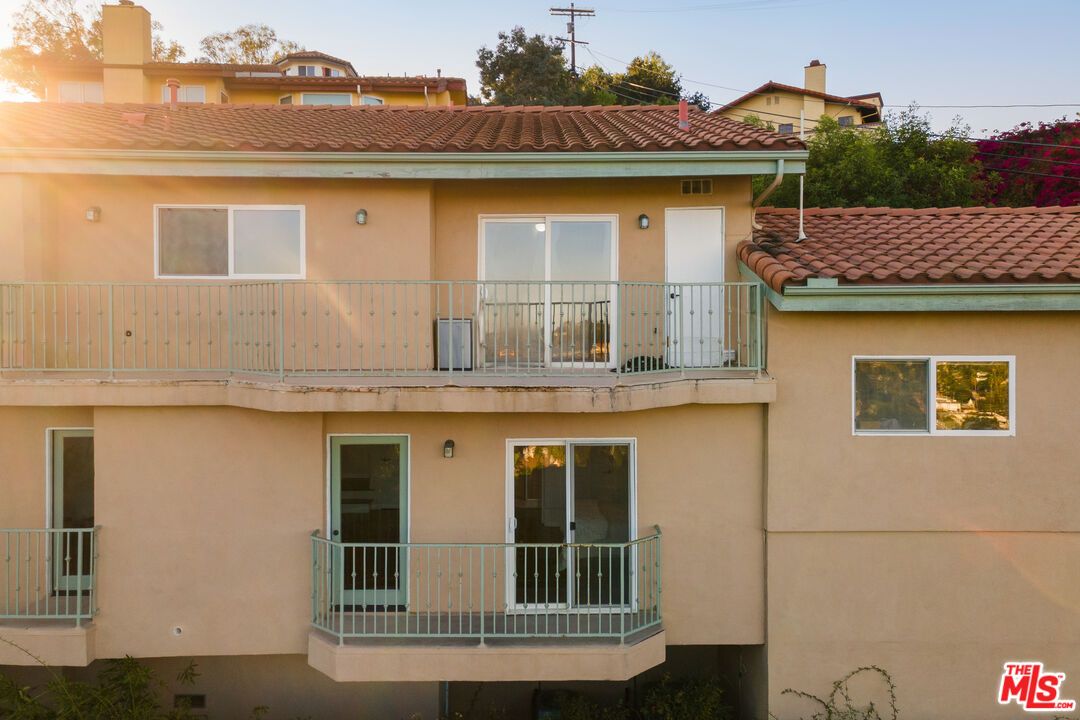 Exterior, Facade, Mediterranean