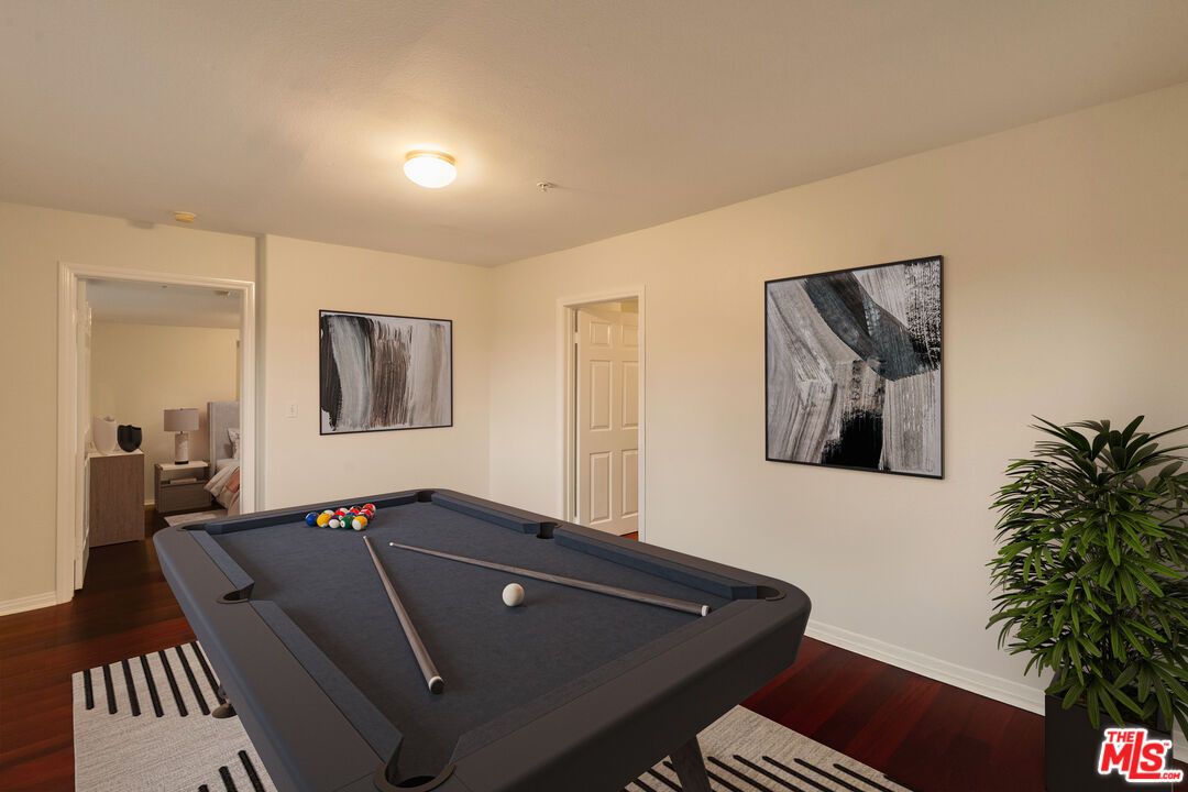 Billiard Table, Game Room, Interior, Wood Texture Flooring