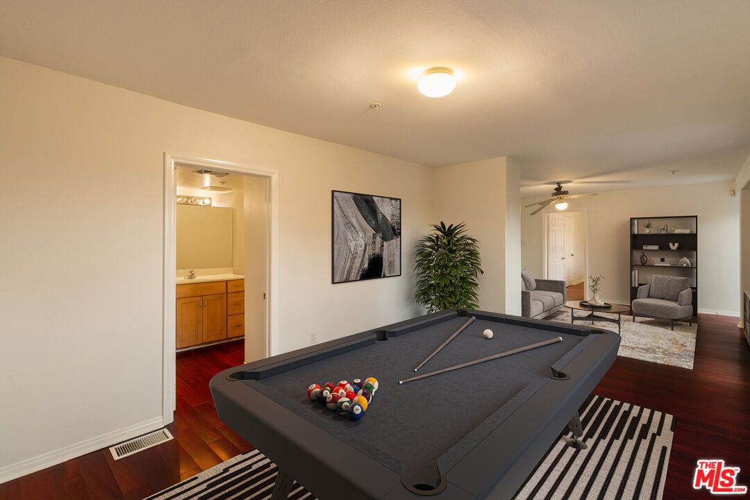 Billiard Table, Game Room, Interior, Wood Texture Flooring