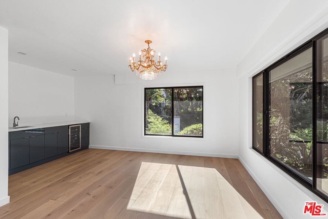 Chandelier, Empty room, Interior, Wood Texture Flooring