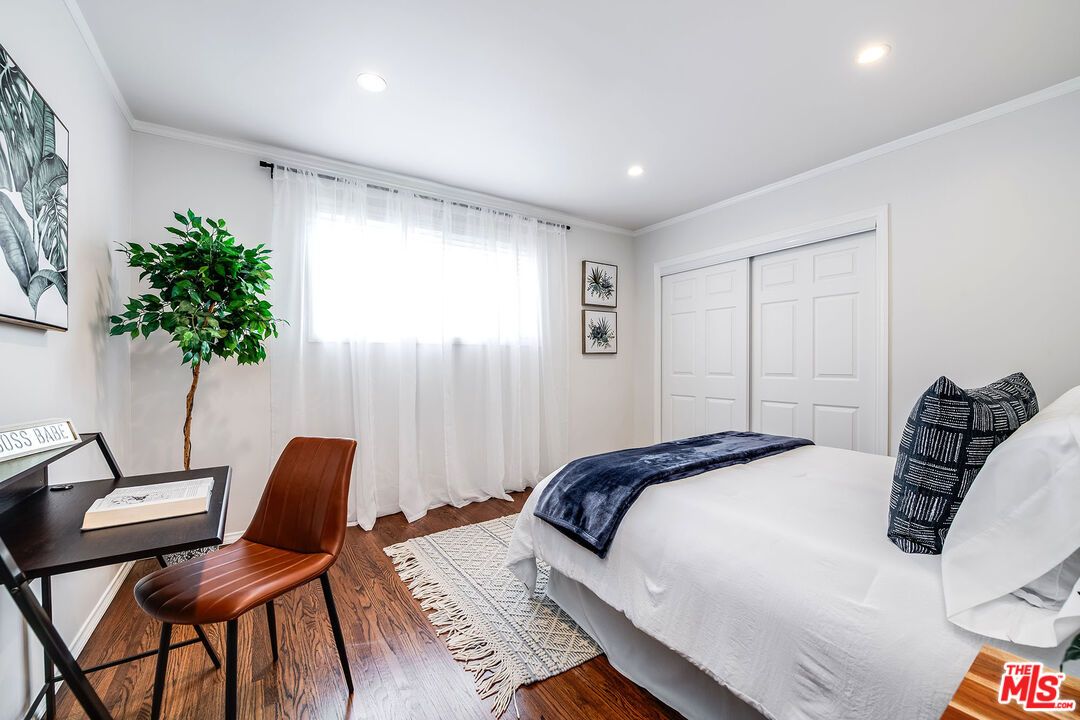 Bedroom, Home Office, Interior, Recessed Lighting, Wood Texture Flooring