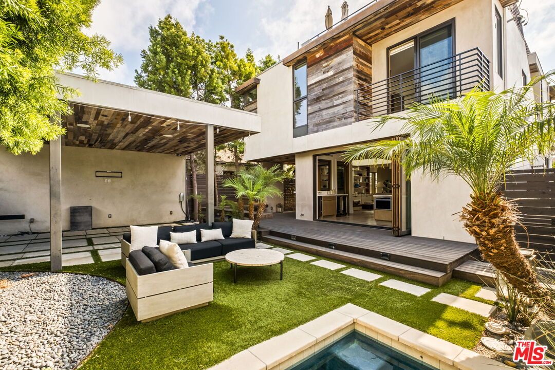 Backyard, Exterior, Pool