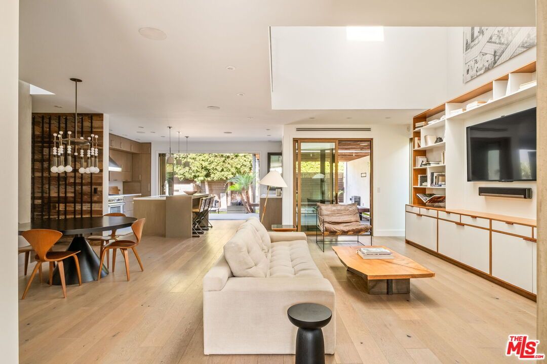 Dining room, Interior, Kitchen, Living room, Pendant Lights, Recessed Lighting, Wood Texture Flooring