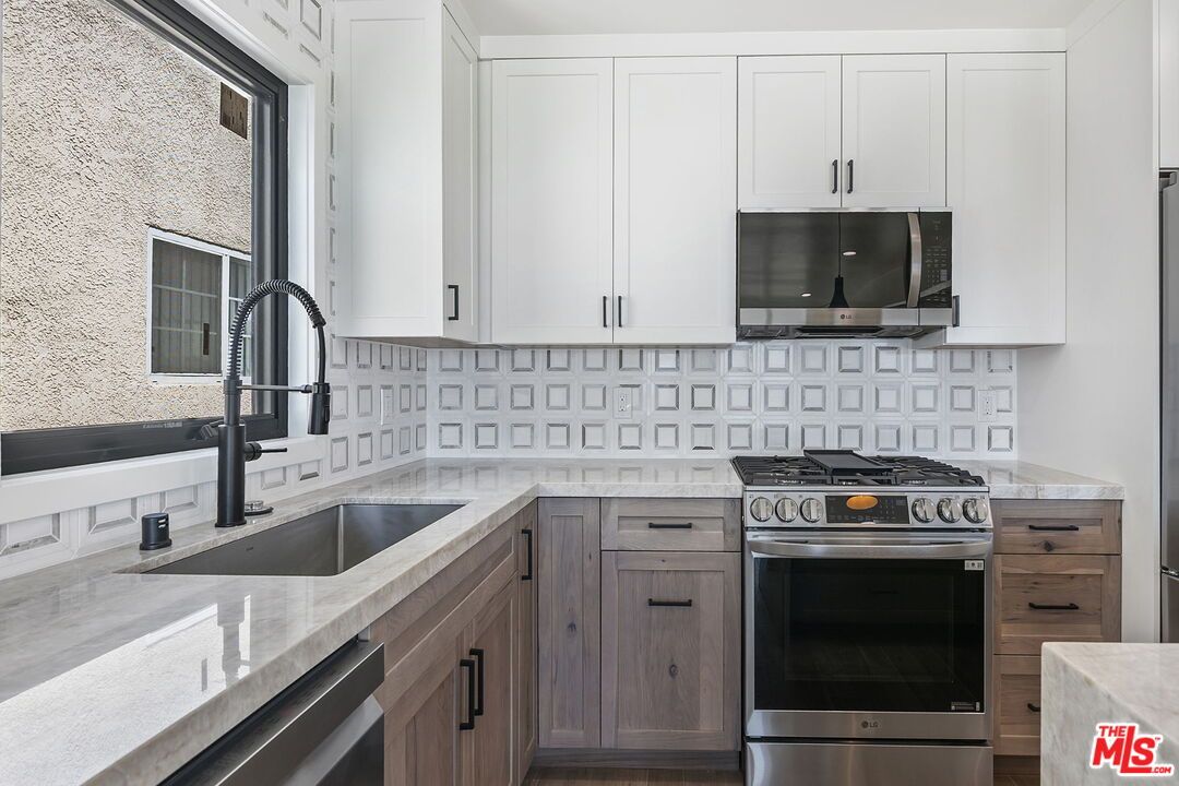 Interior, Kitchen, Stainless Steel Appliances
