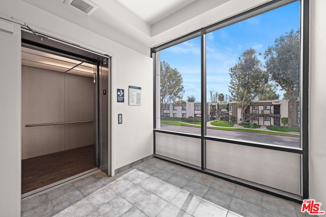 Elevator, Interior