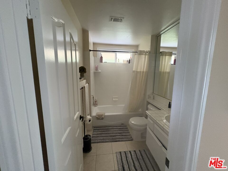 Bathroom, Interior, Tile Countertops