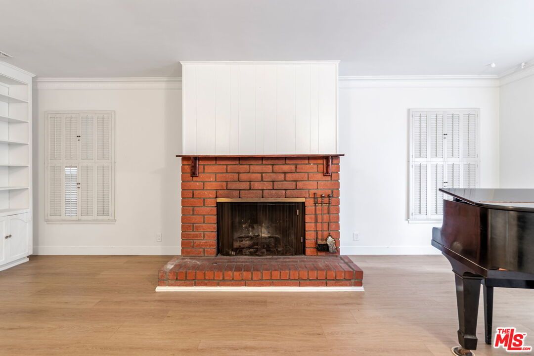 Fireplace, Interior, Piano, Wood Texture Flooring