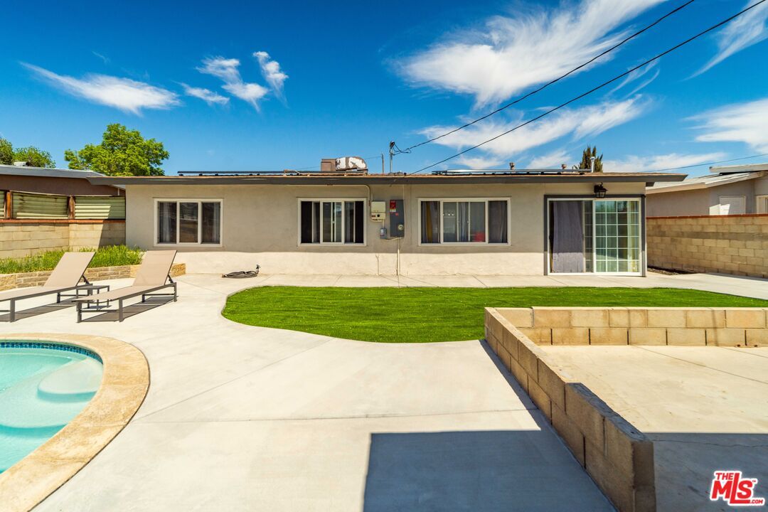 Backyard, Exterior, Pool