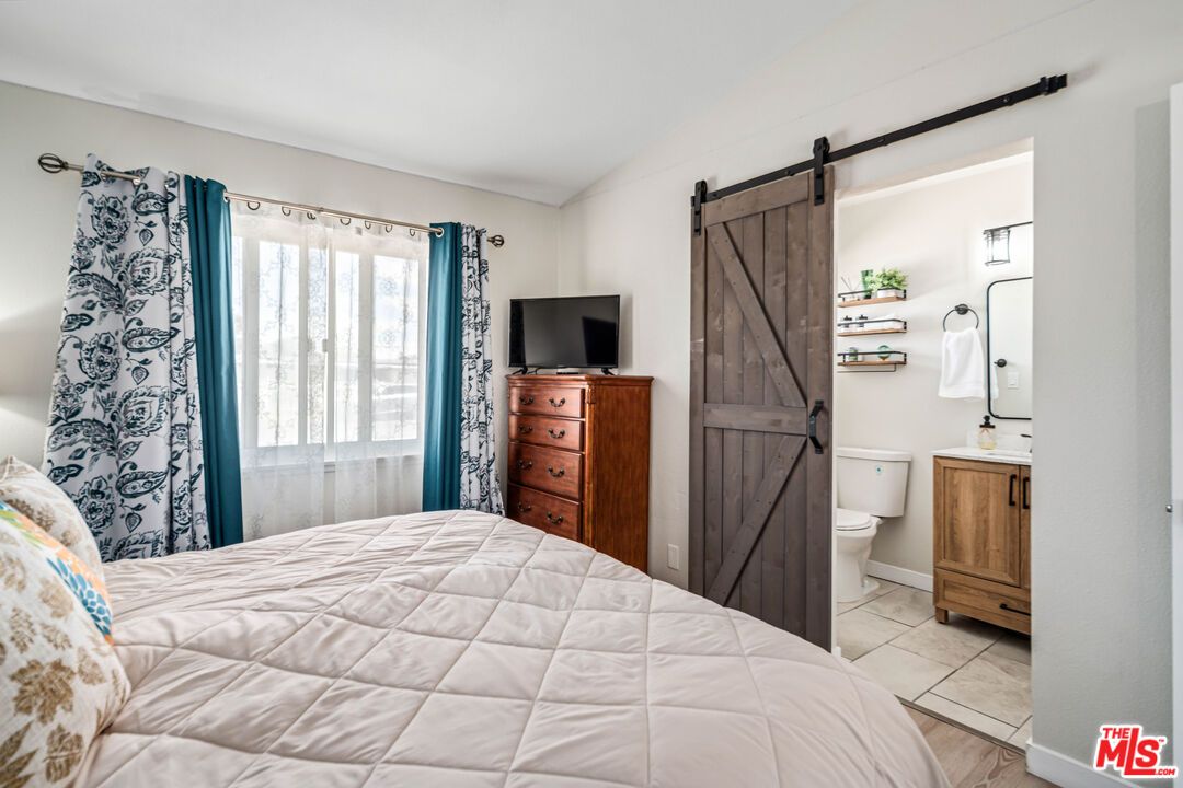 Bathroom, Bedroom, Interior