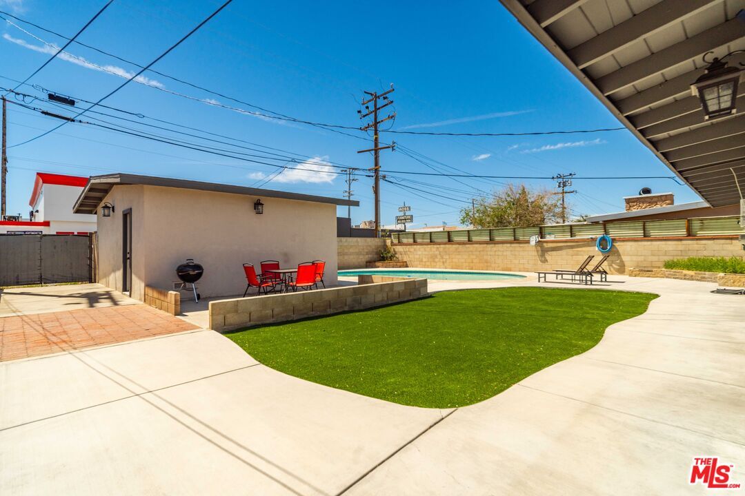 Backyard, Exterior, Pool