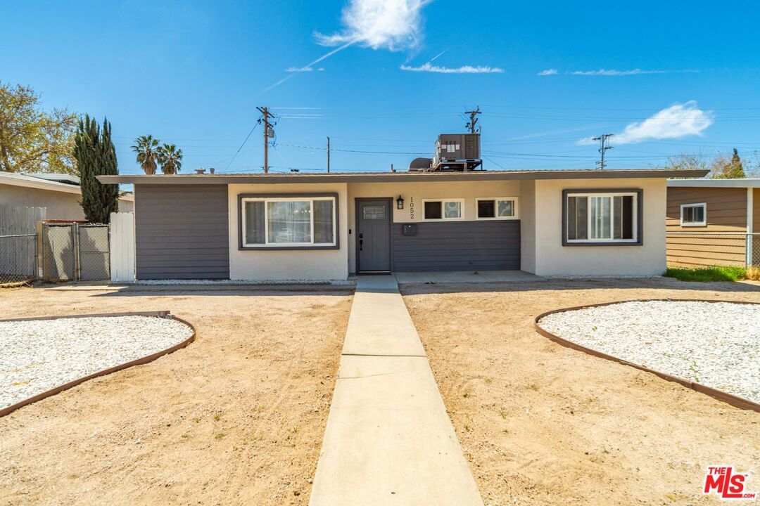 Attached, Backyard, Exterior, Facade, Ranch