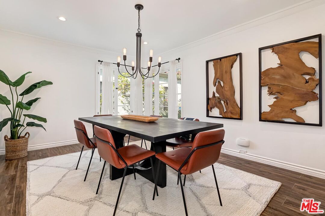Chandelier, Dining room, Interior, Recessed Lighting, Wood Texture Flooring