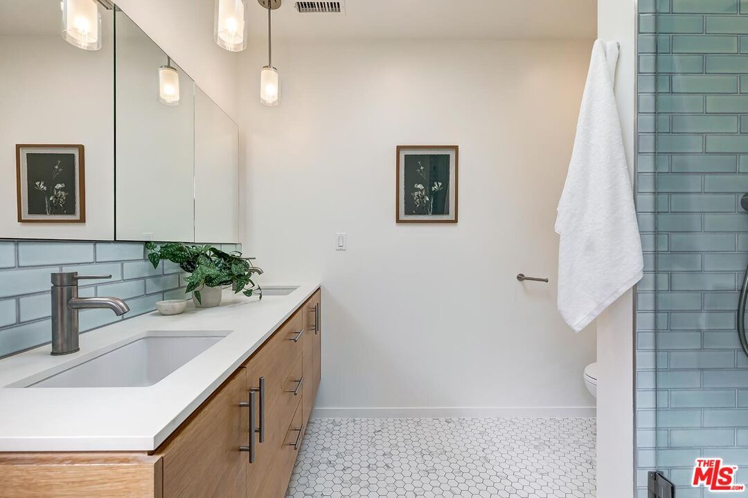 Bathroom, Interior, Pendant Lights