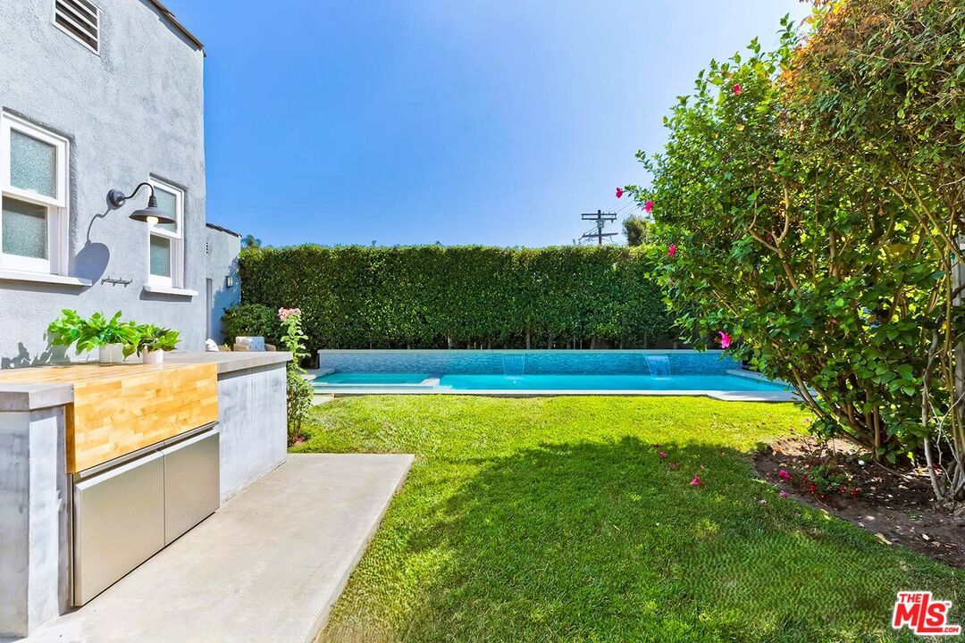 Backyard, Exterior, Outdoor Kitchen, Pool