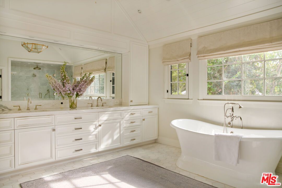Bathroom, Dual Sink Vanities, Free Standing Baths, Interior