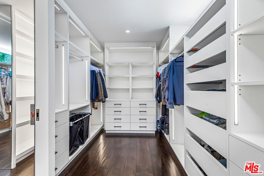 Interior, Recessed Lighting, Walk-in Closets, Wood Texture Flooring