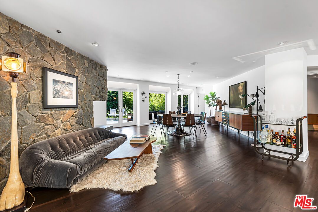 Dining room, Interior, Living room, Pendant Lights, Recessed Lighting, Stone Walls, Wood Texture Flooring