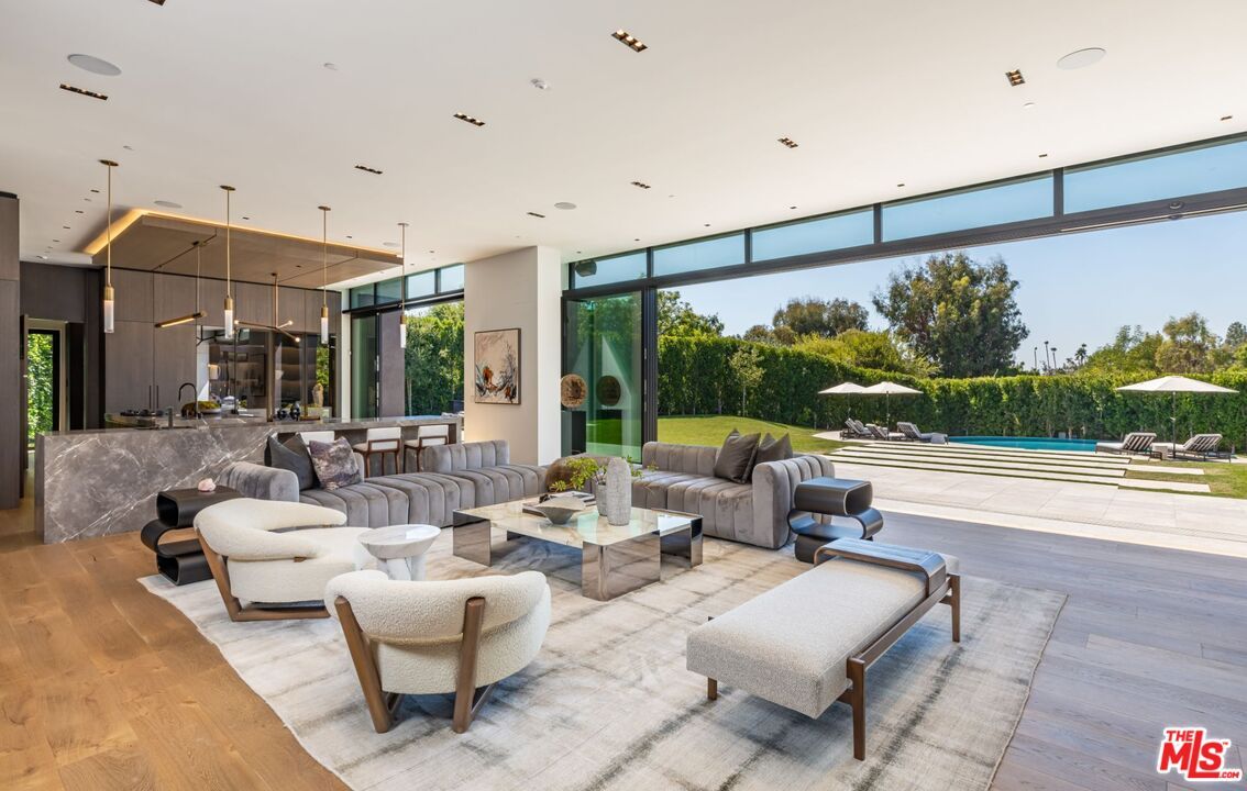 Interior, Living room, Pendant Lights, Recessed Lighting, Wood Texture Flooring