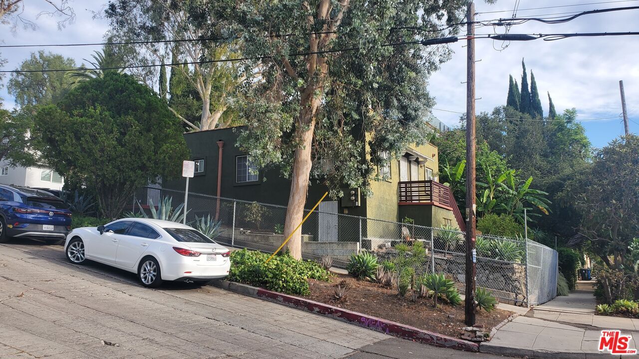 Exterior, Facade, None