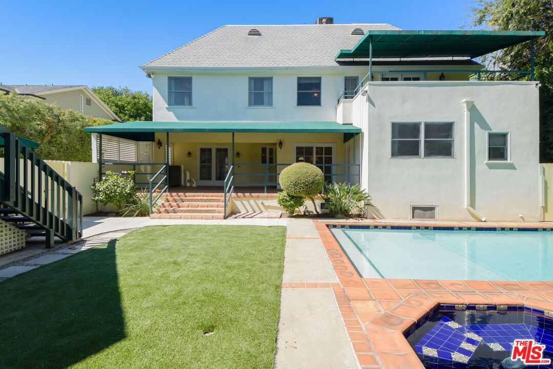 Backyard, Exterior, Pool
