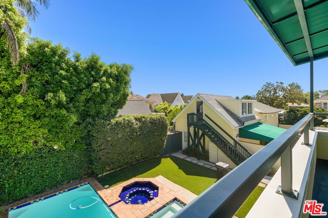 Exterior, Pool