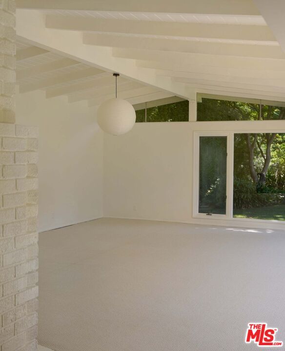 Empty room, Interior, Pendant Lights