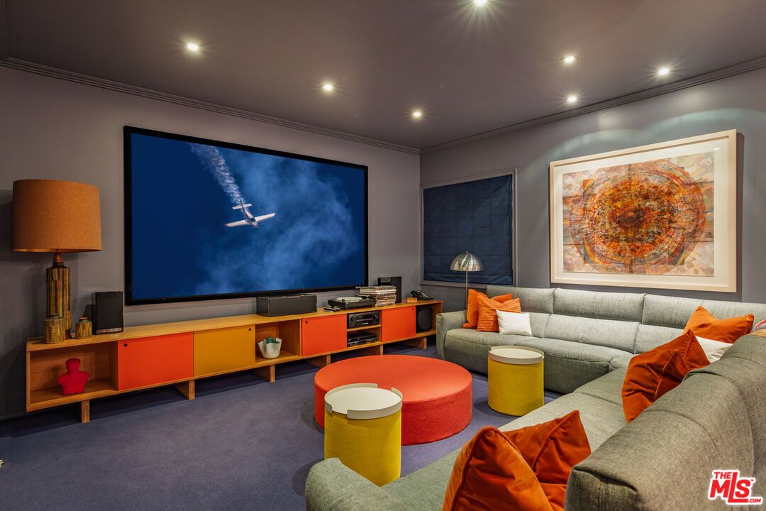 Interior, Living room, Projection Screen, Recessed Lighting, Theatre Room