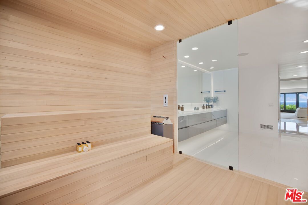 Bathroom, Interior, Recessed Lighting, Sauna Room