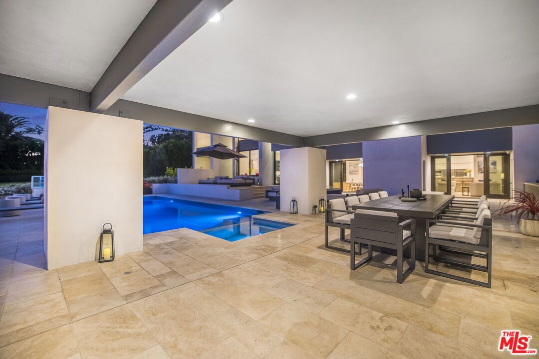 Exterior, Pool, Recessed Lighting